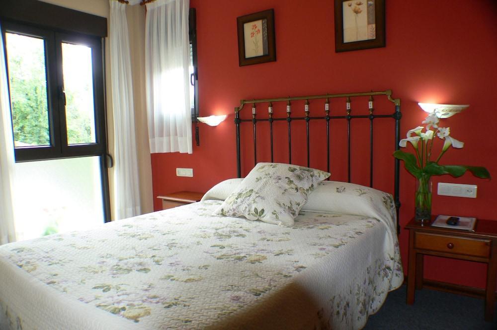 La Casona De Cardes Hotell Onís Exteriör bild
