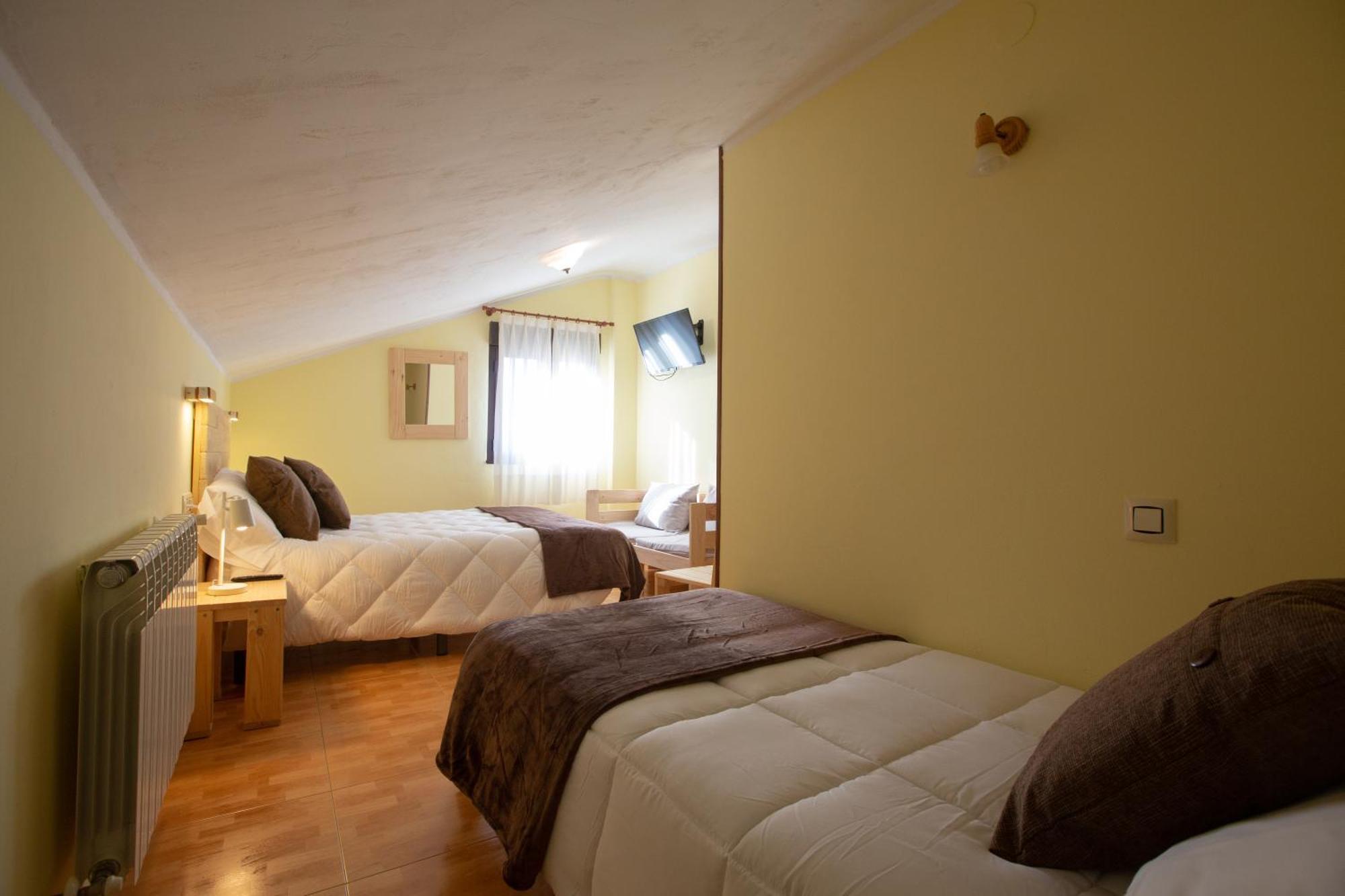 La Casona De Cardes Hotell Onís Exteriör bild