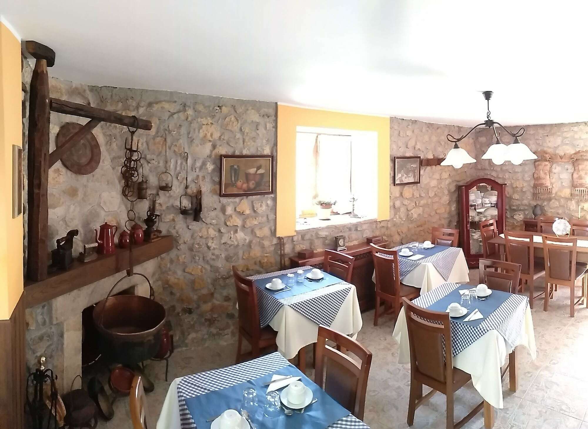 La Casona De Cardes Hotell Onís Exteriör bild